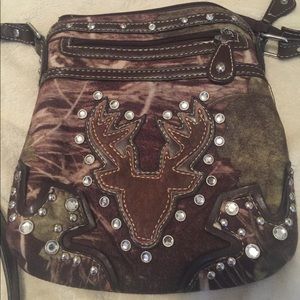 Camp purse